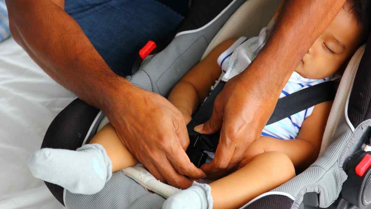 Como usar a cadeirinha de carro para crianças?