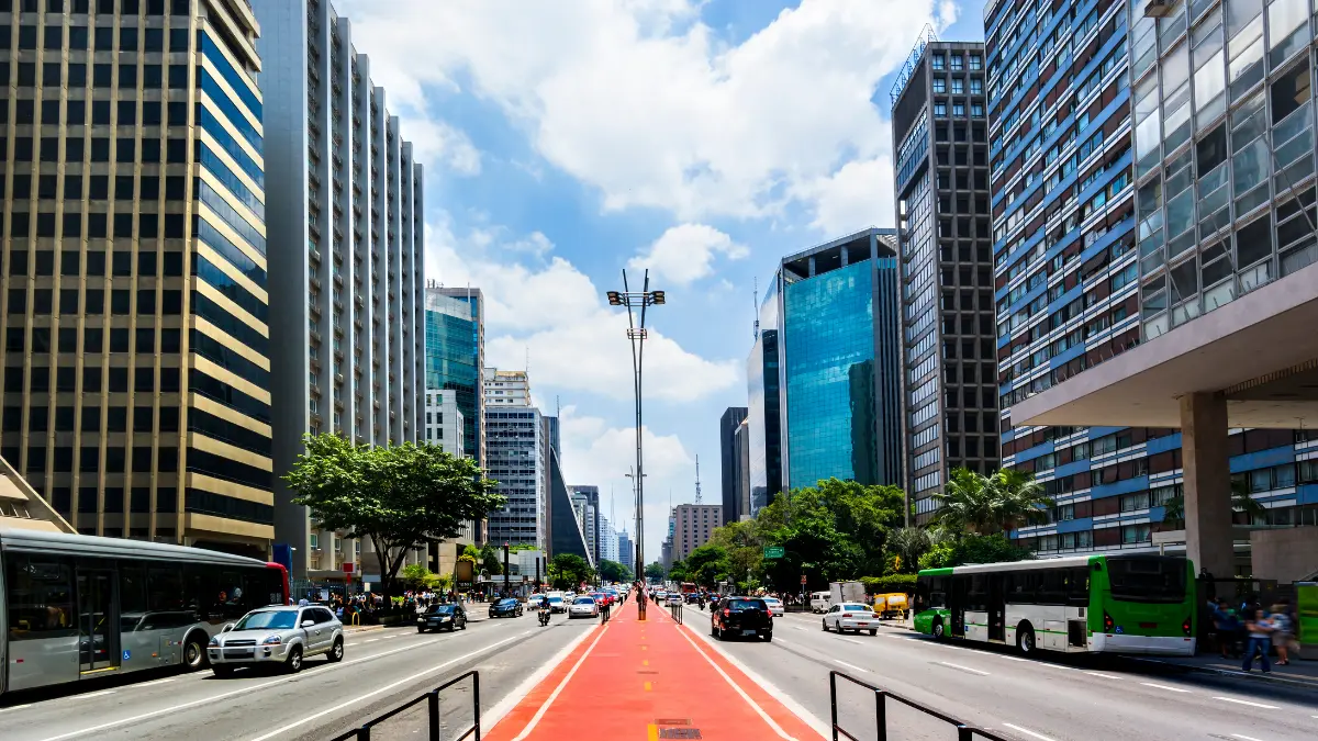 Qual a diferença entre incorporação e construção imobiliária