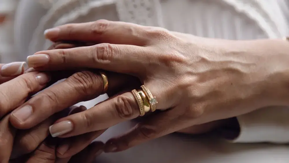 Anel de noivado para o segundo casamento: existe regra?