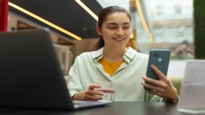 Como integrar dados de múltiplos canais para prever comportamentos de compra?