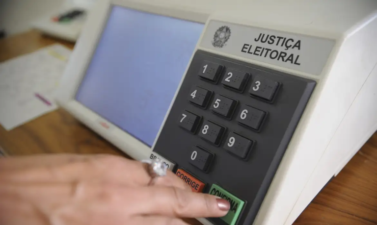 175 mil com deficiência votam em seções sem acessibilidade