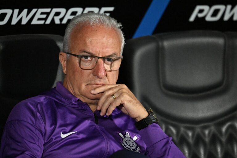 Corinthians perde em casa e aumenta jejum