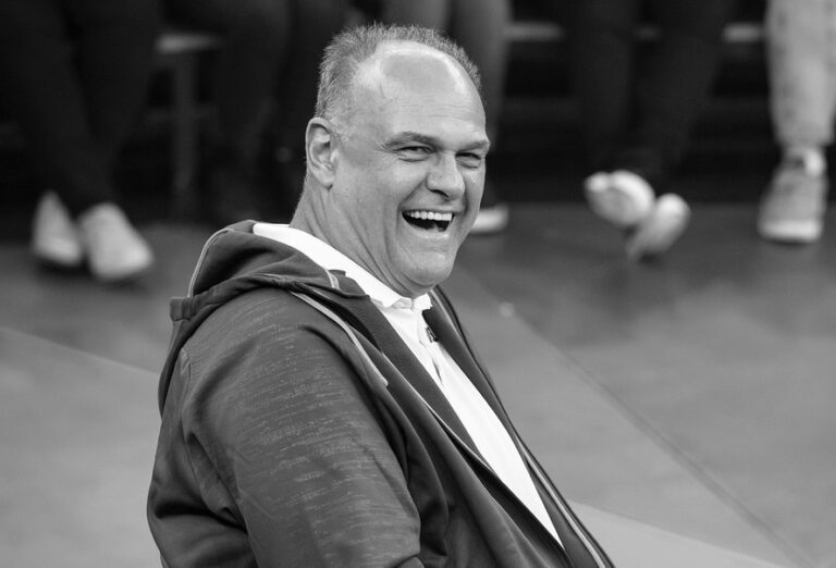DF decreta luto oficial por Oscar Schmidt