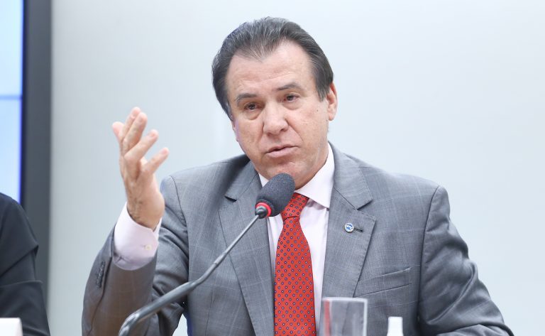 Ministro retira da lista suja entidade ligada ao PT