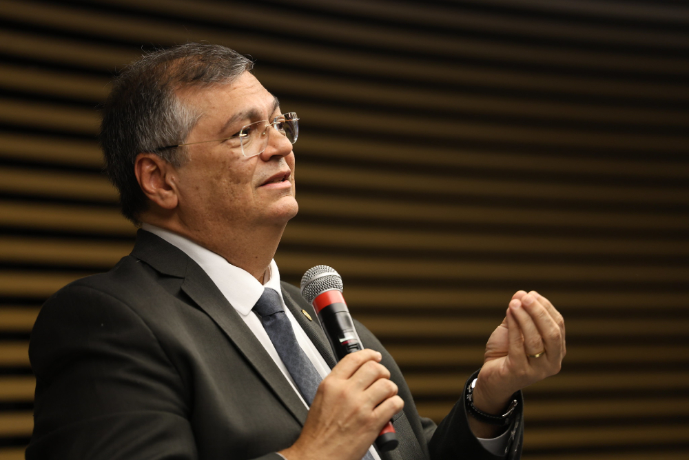 Dino critica autocontenção e defende STF: ‘não somos inimigos