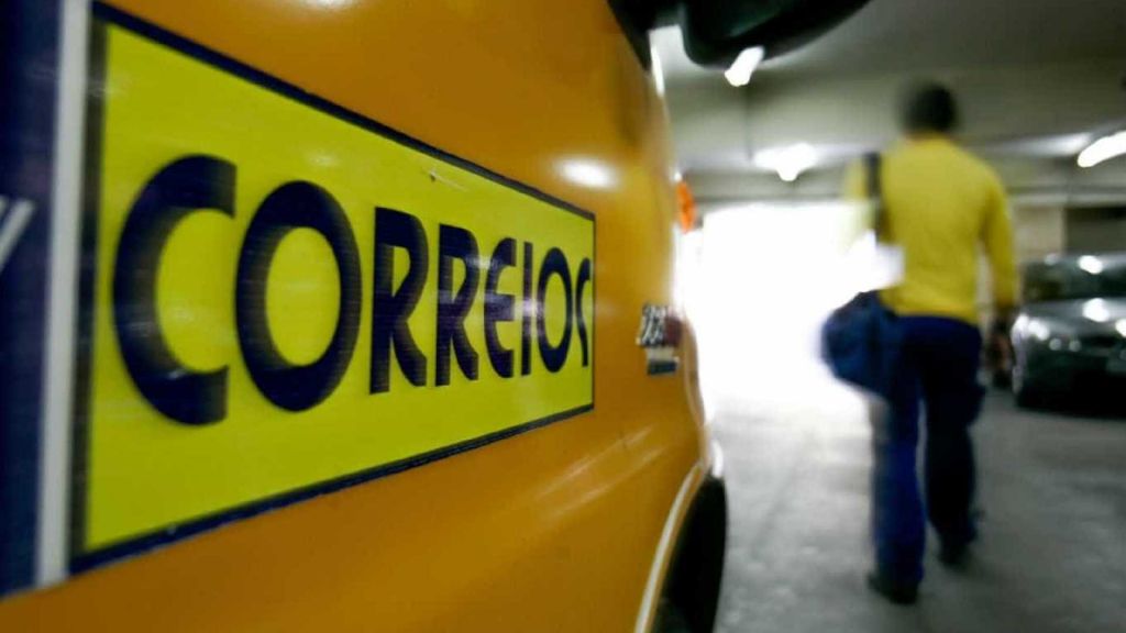 Durigan prevê prejuízo de R$ 10 bi dos Correios