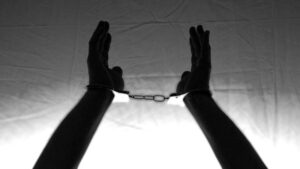Homem é preso após matar o próprio pai de 90 anos a pauladas em Goiás